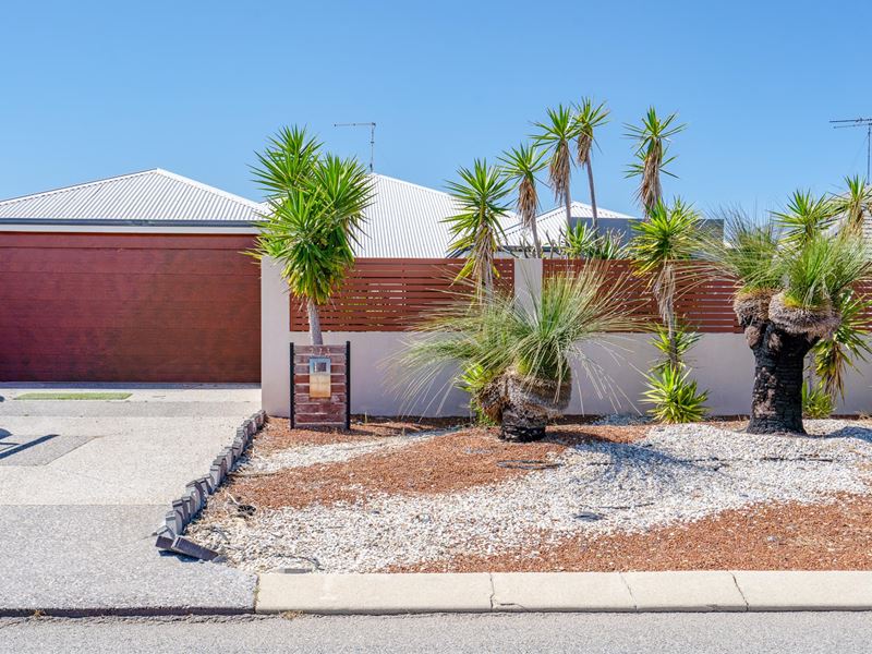 273 Peelwood  Parade, Halls Head