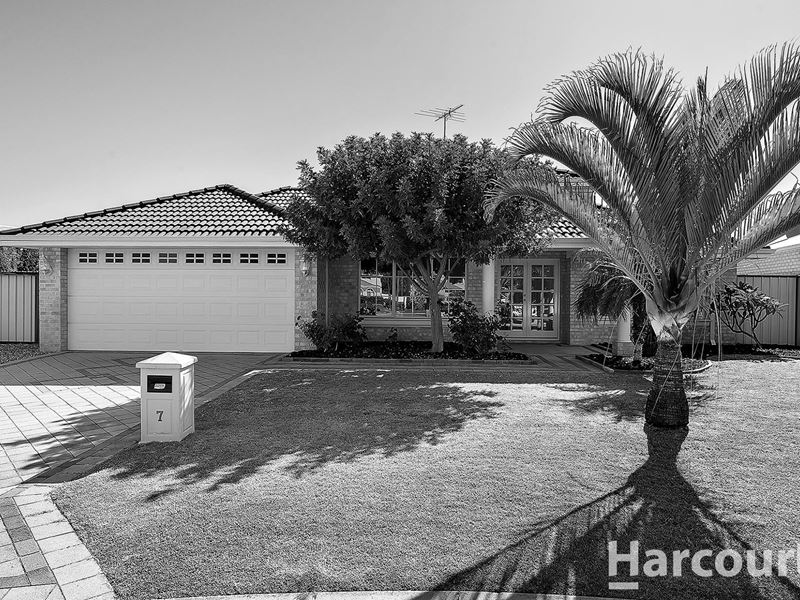 7 Roseburg Court, Meadow Springs