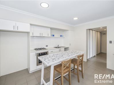 6/1 Elsbury Approach, Clarkson WA 6030