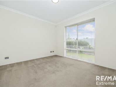 6/1 Elsbury Approach, Clarkson WA 6030