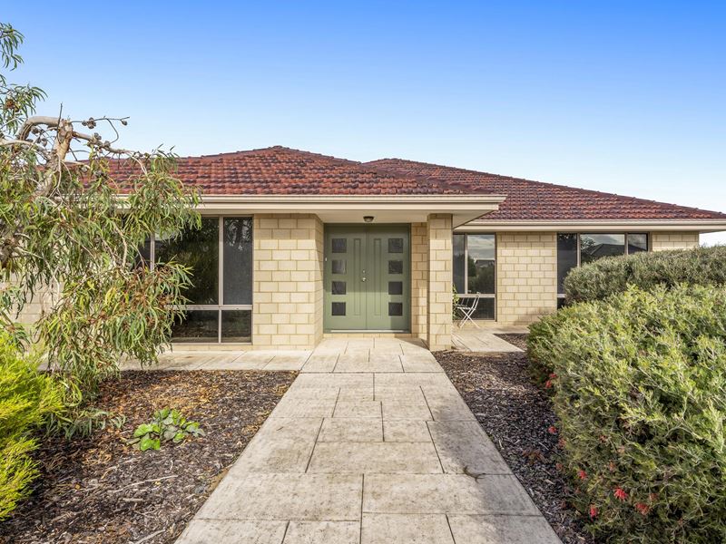 2 Whyalla Circle, Port Kennedy WA 6172