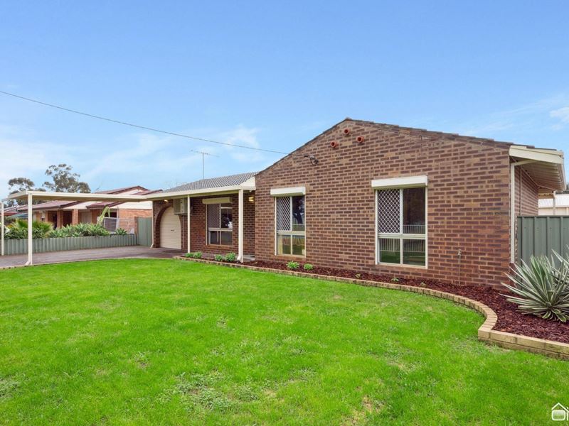 16 Ainsley Court, Camillo