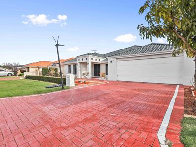 6 Calley Way, Canning Vale WA 6155