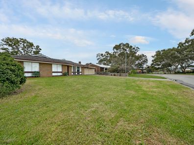 14 Risby Street, Gosnells WA 6110