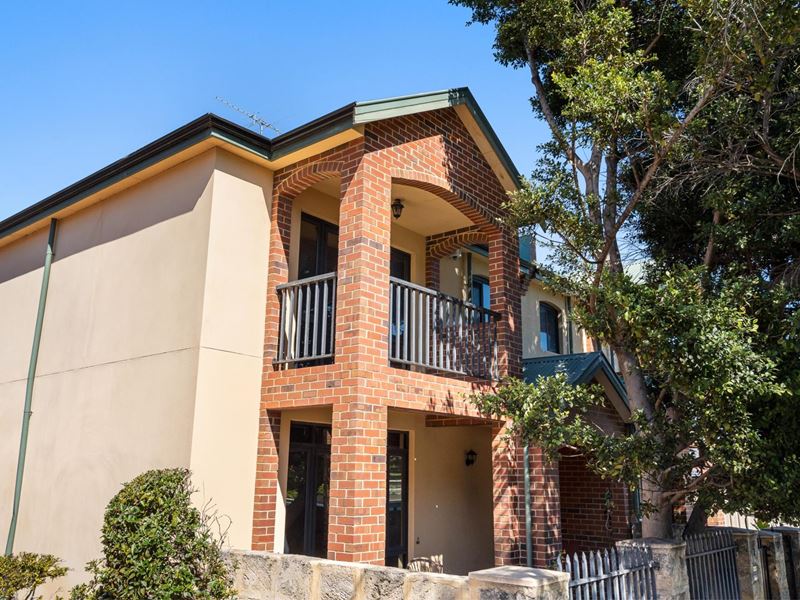 2/155 Marmion Street, Fremantle