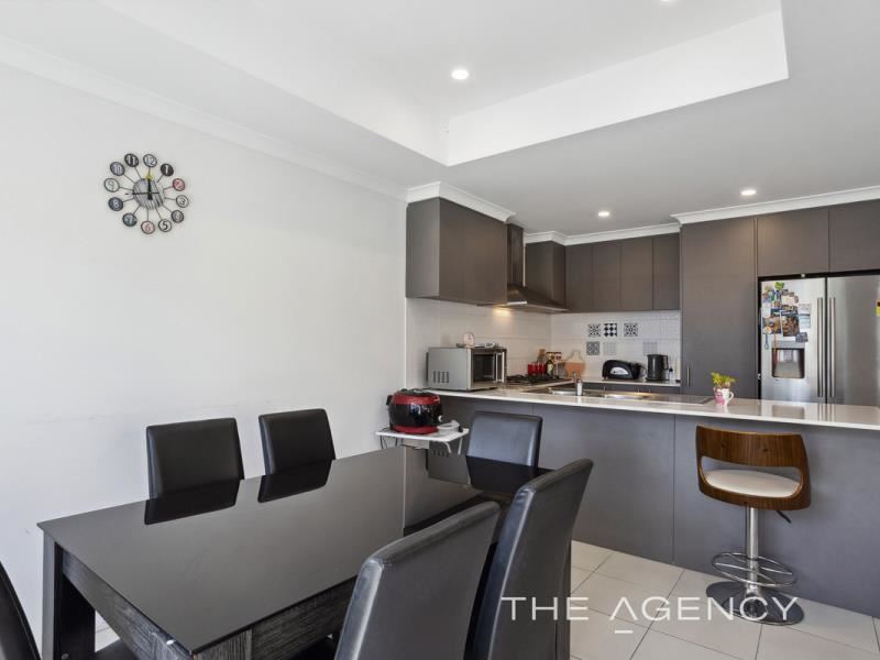 17 Saunton Way, Ridgewood