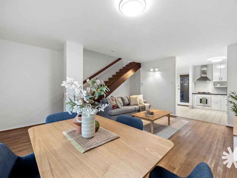 2/32 Henley Street, Como