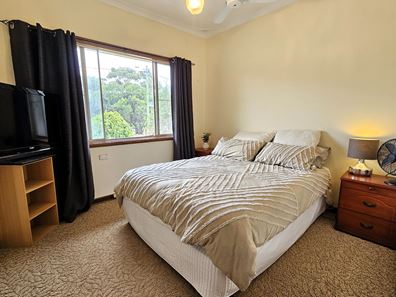 37 Seimons Avenue, Corrigin WA 6375