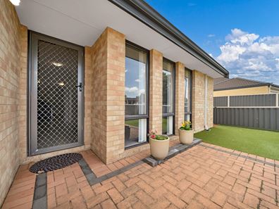 10A Hunt Street, Thornlie WA 6108