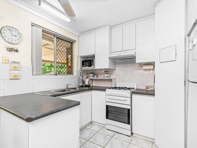 3 Glencairn Way, Parkwood WA 6147