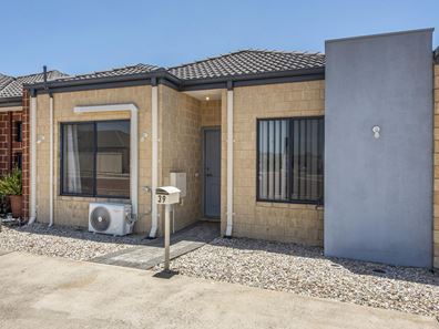 39 Kerkeri Heights, Lakelands WA 6180