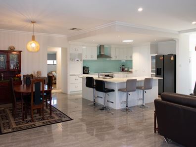 65 Honeysuckle Boulevard, Woorree WA 6530