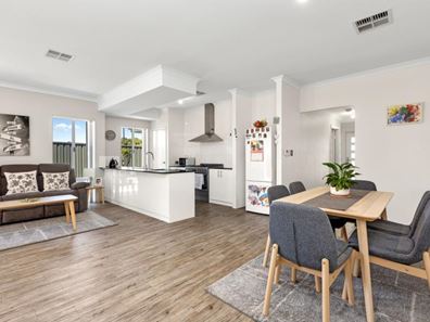 1 / 3 Willeroo Chase, Carramar WA 6031