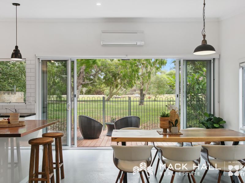 9 Links Court, Claremont