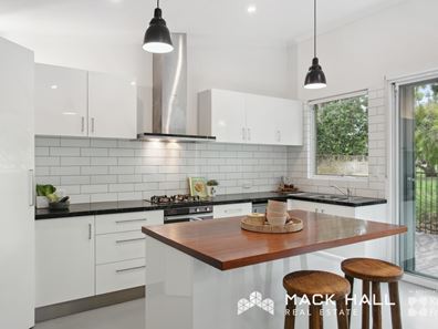 9 Links Court, Claremont WA 6010