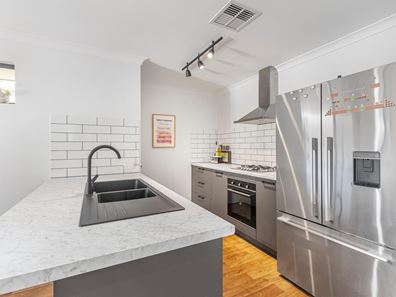 24 Auburn Vista, Brabham WA 6055