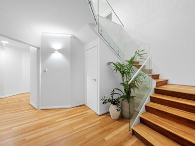 17 Elvire Street, Watermans Bay WA 6020