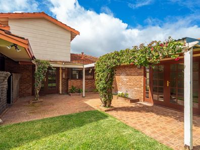6 Aidrie Court, Duncraig WA 6023