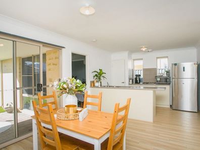 27 Fiord Way, Aveley WA 6069