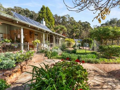 231 Albany Highway, Bedfordale WA 6112