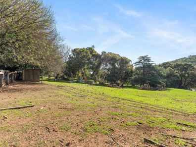 231 Albany Highway, Bedfordale WA 6112