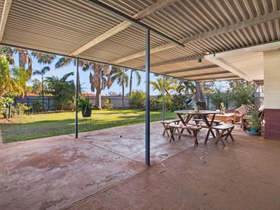 13 Pingandy Crescent, Dampier WA 6713