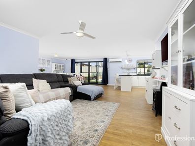 8 Hepburn Street, Utakarra WA 6530