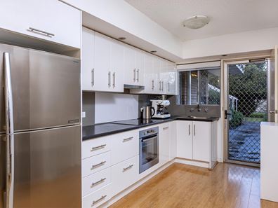4/322 Canning Highway, Como WA 6152