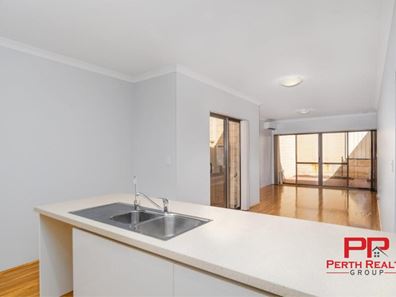 4/37 Little John Road, Armadale WA 6112
