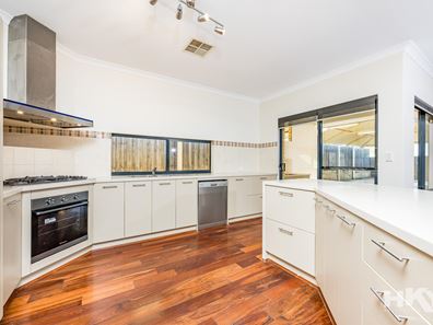 117 Roxburghe Drive, The Vines WA 6069