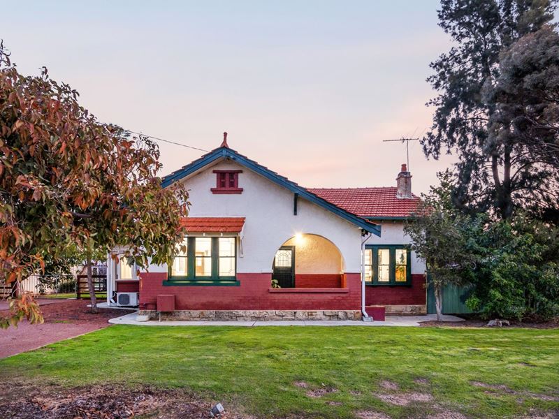 121 Queens Road, South Guildford