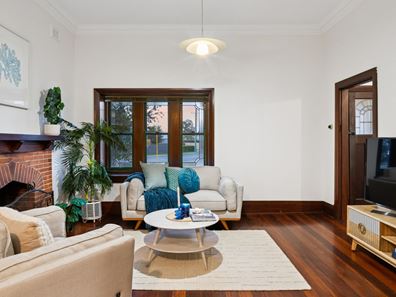 121 Queens Road, South Guildford WA 6055