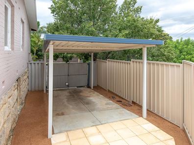 26A Roydon Way, Girrawheen WA 6064