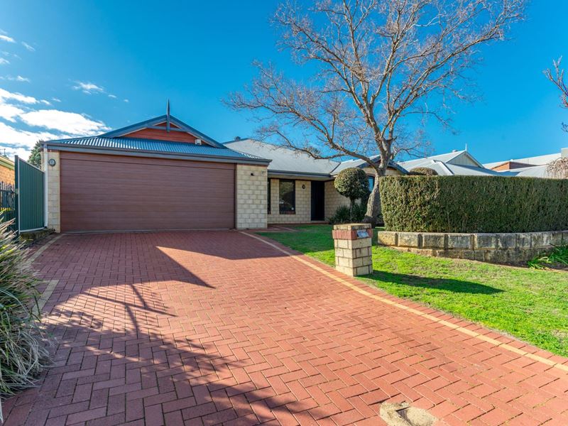 25 Flinn Avenue, Kelmscott WA 6111