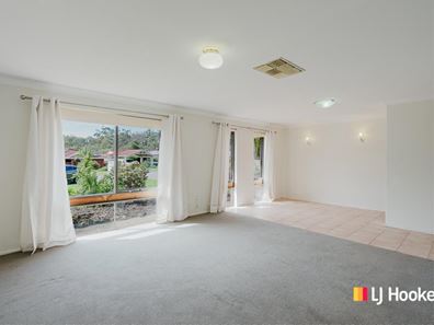 10 Ross Place, Thornlie WA 6108