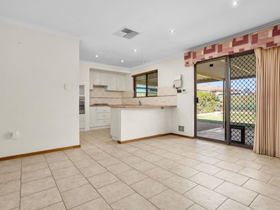 12 Glencairn Way, Parkwood WA 6147