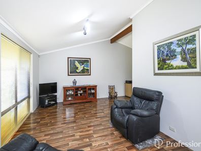 18 Gibson Way, Beechboro WA 6063