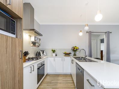 9 Toscana Way, Kelmscott WA 6111