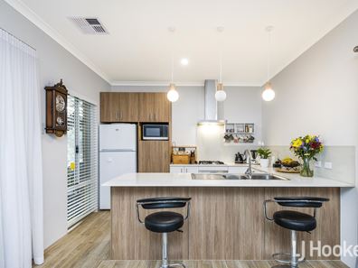 9 Toscana Way, Kelmscott WA 6111