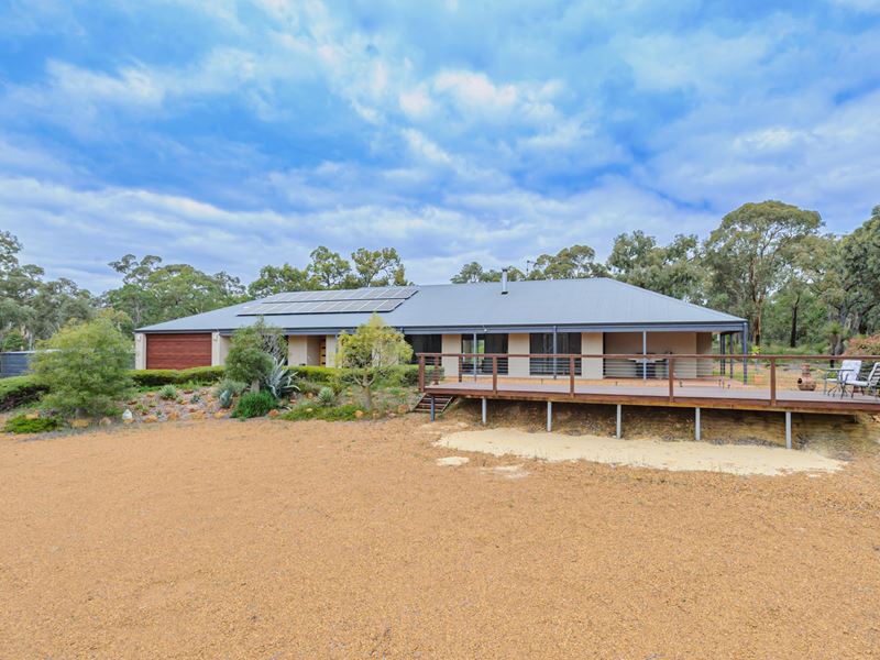 163 Guernsey Rise, Chittering