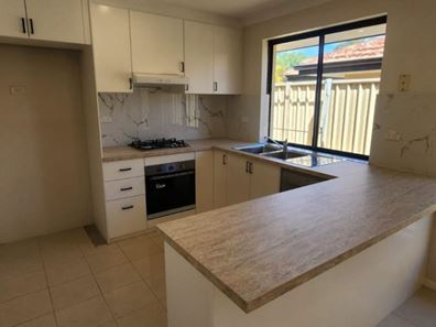 8 Bridal Crescent, Kenwick WA 6107