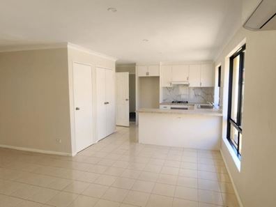 8 Bridal Crescent, Kenwick WA 6107
