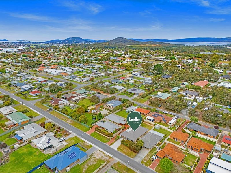 79 Katoomba Street, Orana WA 6330