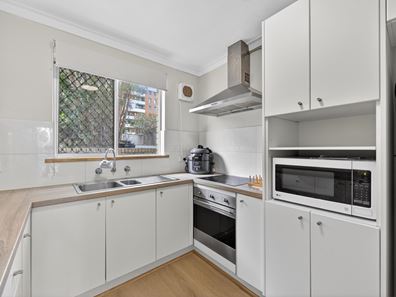 4/72 King George Street, Victoria Park WA 6100