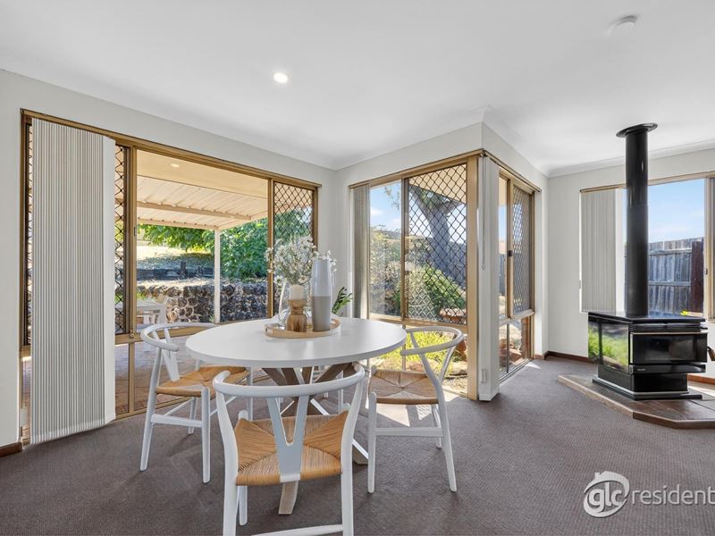 17 Little Lake Rise, South Lake