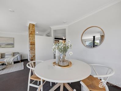 17 Little Lake Rise, South Lake WA 6164