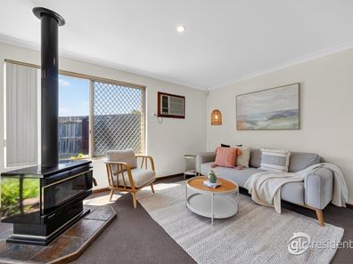 17 Little Lake Rise, South Lake WA 6164