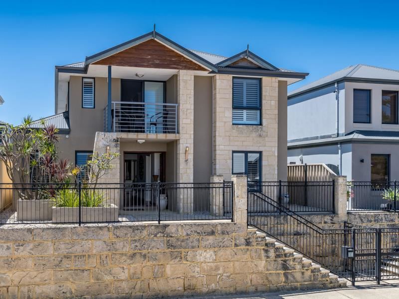 10 O'Mara Boulevard, Iluka WA 6028