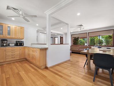 6 Hardey Crescent, Dampier WA 6713