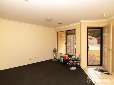 2 Viana Loop, Seville Grove WA 6112